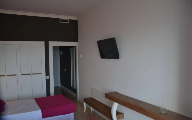Hotel Brisamar Suites