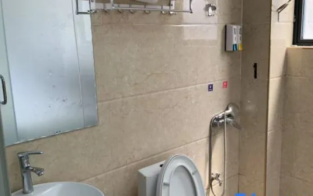 Junhao Nongjia Hotel – Bathroom – Qiannan