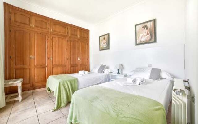 Villa - 6 Bedrooms with Pool and WiFi - 106408