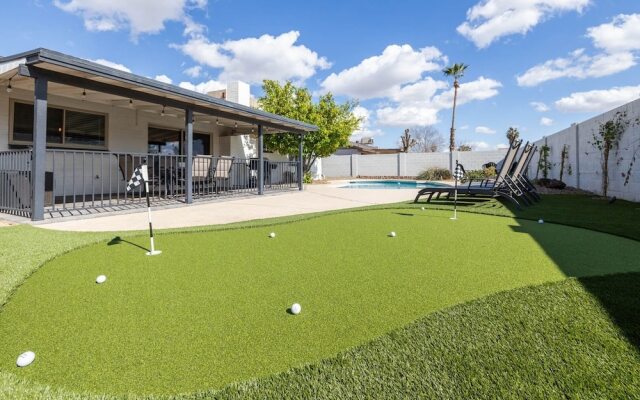 Open Floor Mesa Gable Vacation Home with Heated Pool by Redawning