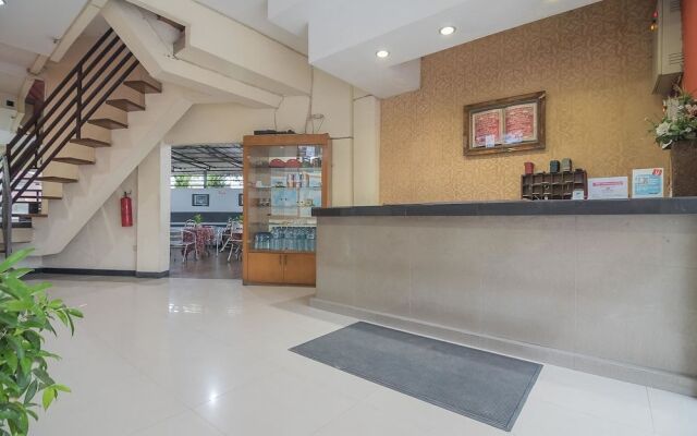 Reddoorz Plus @ Jl Kh Wahid Hasyim Medan
