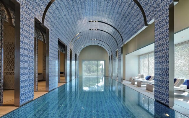 Al Bustan Hotel