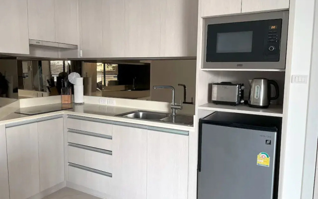 Modern apartment at Cassia by Lofty