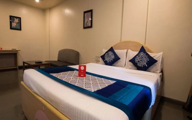 OYO 9739 Hotel Ratnalok