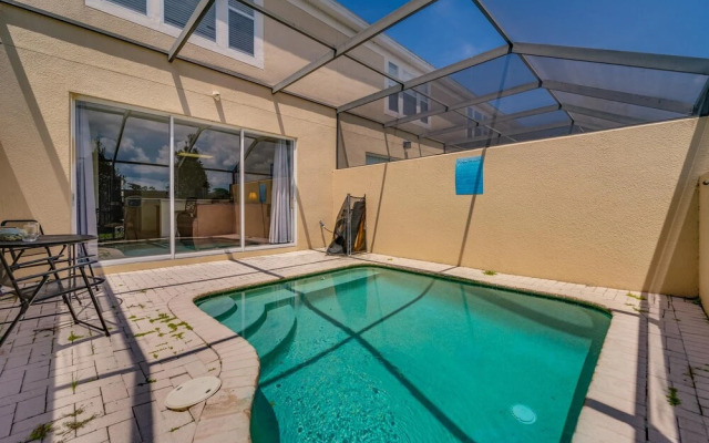 Neil's Windsor Hills Townhouse by RedAwning