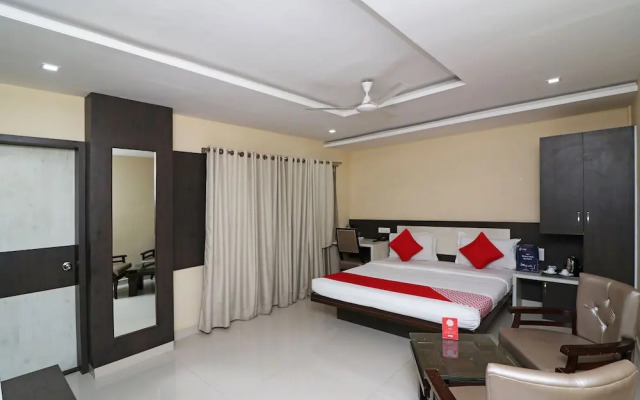 OYO 4906 Hotel Lotus