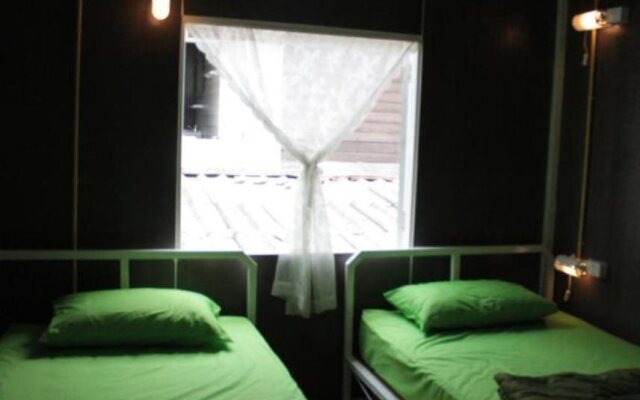 Thur Hostel Ao Prachuap