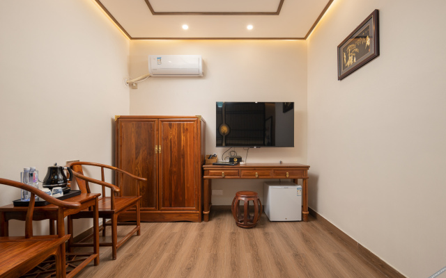 Floral Hotel·Huiyuan Residential Accommodation (Tianzhu Mountain Scenic Area Store)