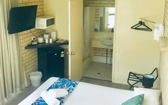 Tropical Gate Motor Inn