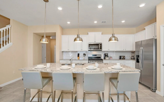 7561 Oak Spring Lane