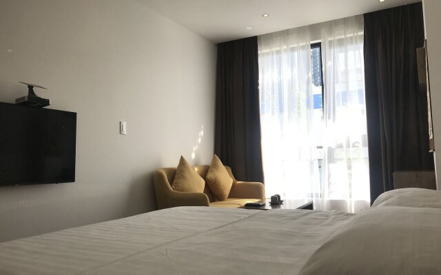 The Bloom Pham Viet Chanh - Modern Living Space in Saigon - A Top Choice for Western Travelers