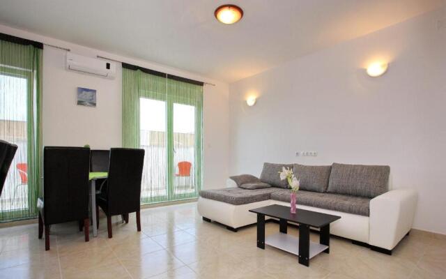 Apartment Village Nin