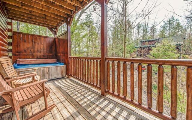 Standing Bear Lodge - Five Bedroom Cabin