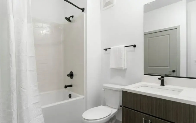 Landing Apartments near Virginia Union University