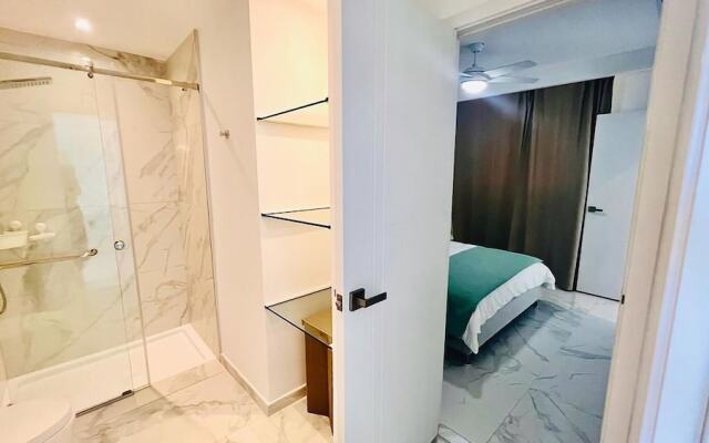 Luxury Apartment With Pool And Golf View