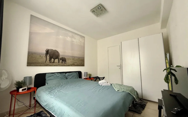 Peaceful 2 minutes European Parliament