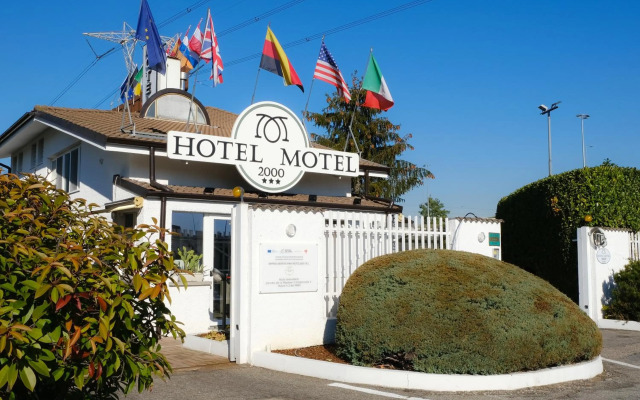 Hotel Motel 2000