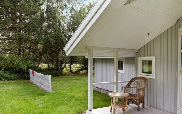 Quiet Holiday Home in Rodby near Sea