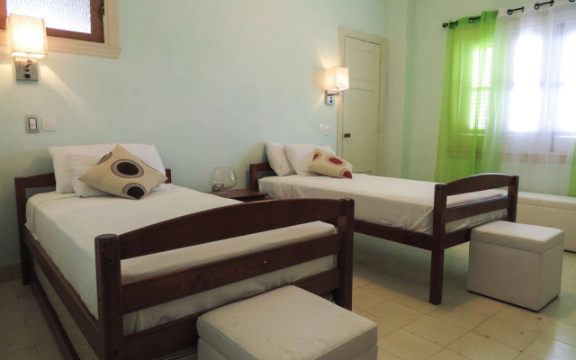 Presidents full, Knocking on Cuba