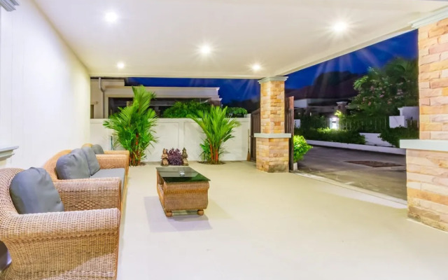 Modern 4 Bedroom Pool Villa - OPH1