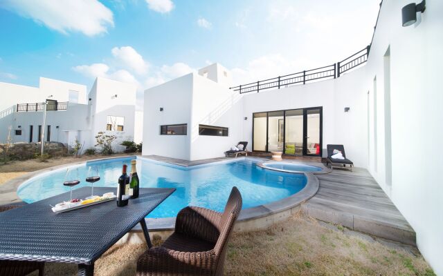 Libentia Hotel & Pool Villa