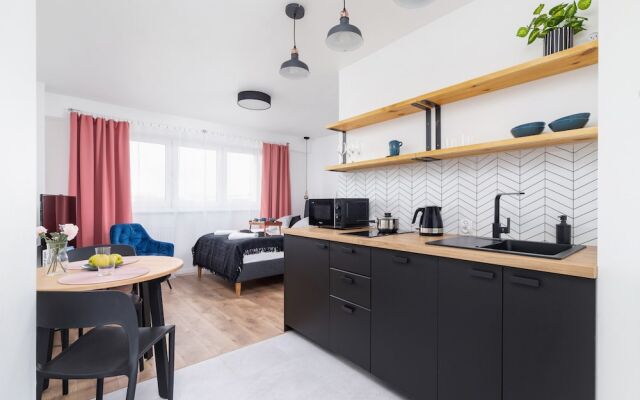 Studio Krakow Czarnowiejska by Renters