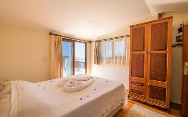 Amazing Flat With Shared Pool and Balcony in Kas