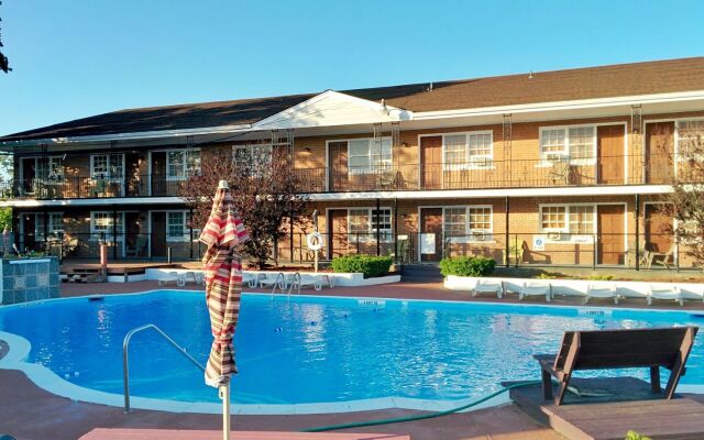 Budget Host East End Hotel in Riverhead
