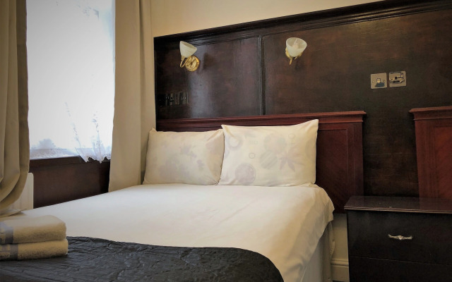 Plaza London Hotel
