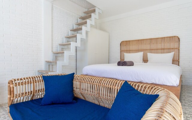White Studio Villa