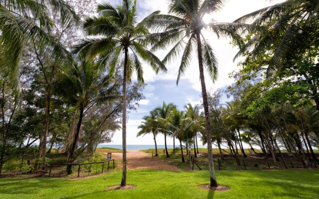 Cairns Beach Holiday Apartment