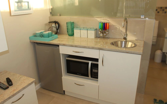 Sea Breeze Bloubergstrand