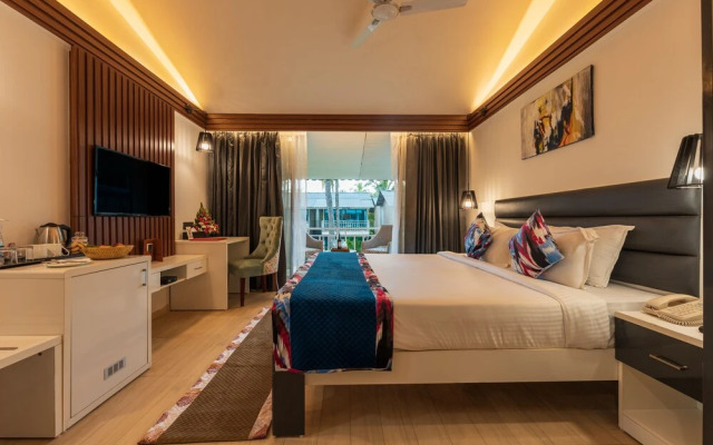 Foxoso La Beach Resort & Spa