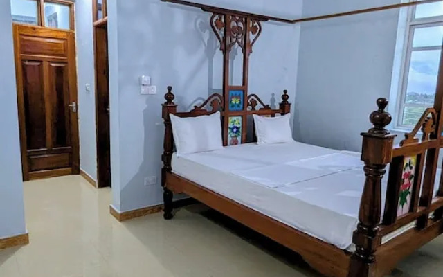 Crown View Hotel