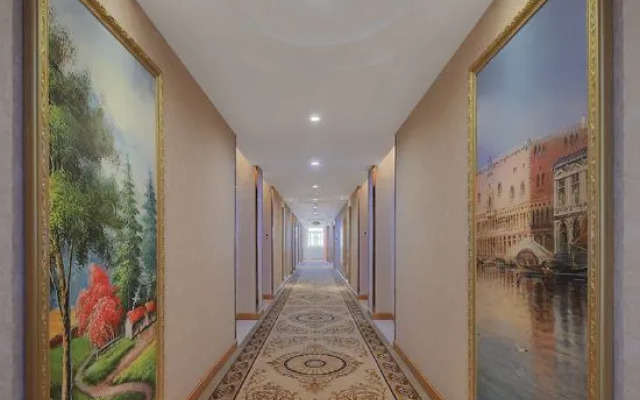 Vienna Hotel (Jingzhou Jianli Jiangcheng)