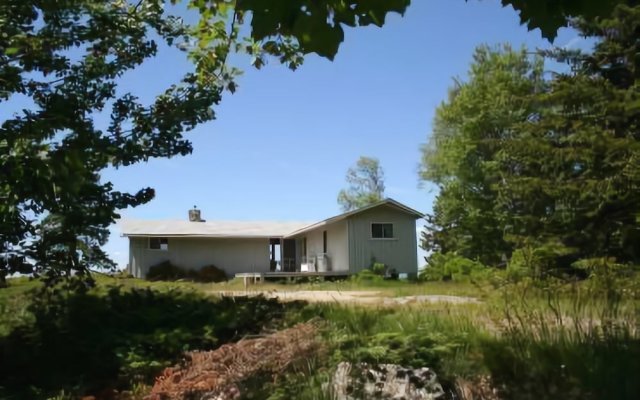 Weiss Upper Cottage - Three Bedroom Home