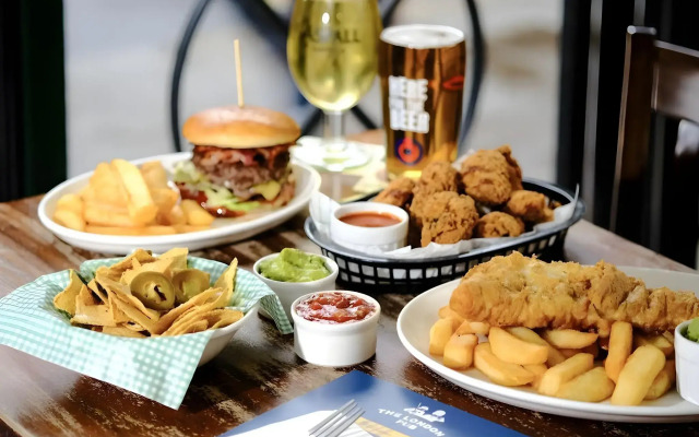 City Sleeper at Royal National Hotel