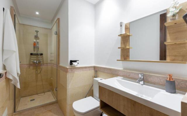Luxury 3 bedrooms apartment with pool 100MBs wifi
