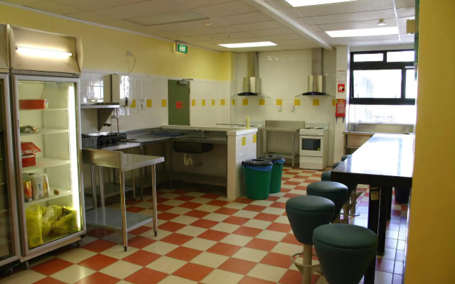 Silverfern Backpackers