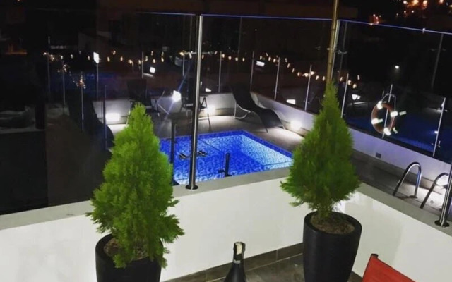 Hotel Grand H&R