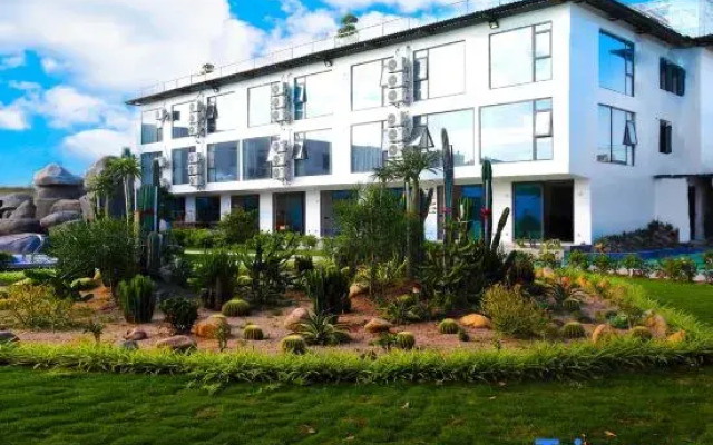 Xiamen Baihaishu Hotel (Huanghua Beach, Huandao Road)