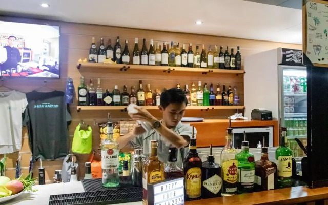 Meridian Adventure Marina Club & Resort