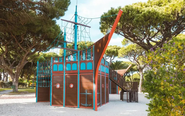 Pine Cliffs Gardens Hotel