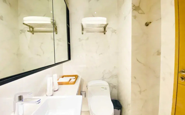 Rho Hotel