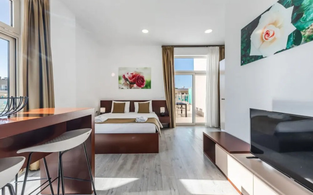 Stylish Studio With Spacious Balcony -trendafili