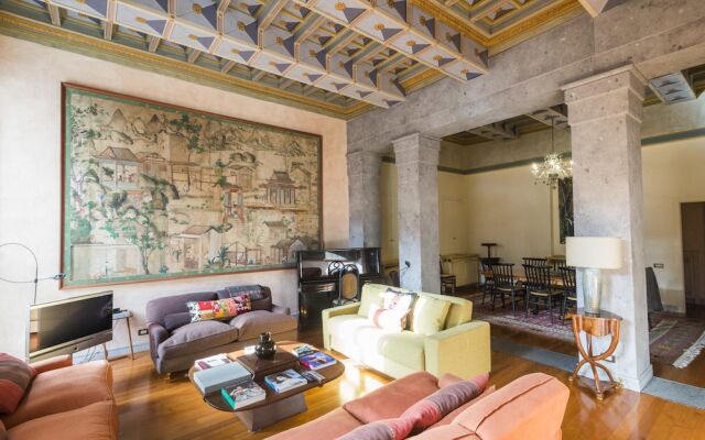 lolART luxury at Spanish Steps