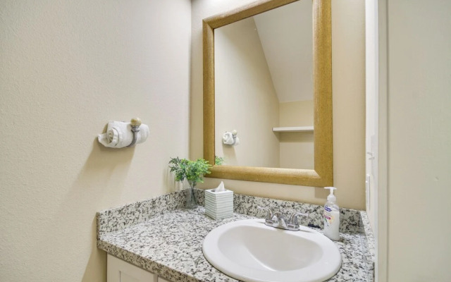 D'iberville Delight ~ 2 Mi From Beach & Casinos!