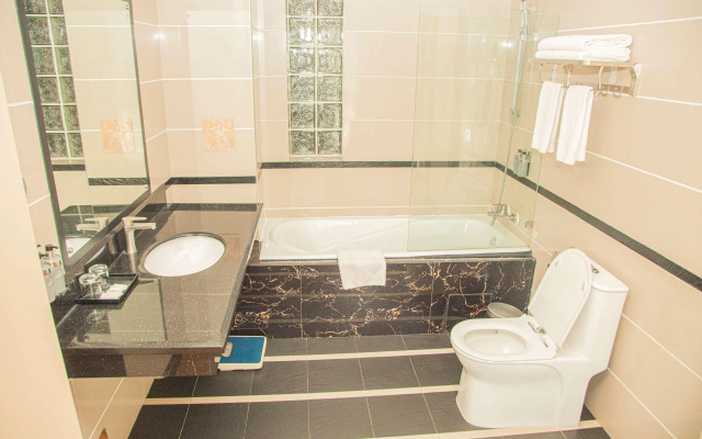 Best Western Plus Paramount Hotel