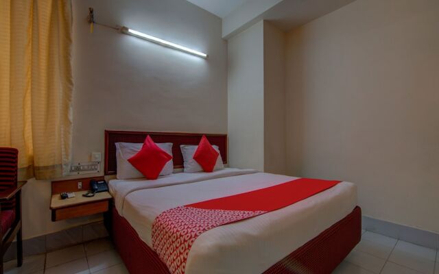 OYO 14670 Saaket Residency
