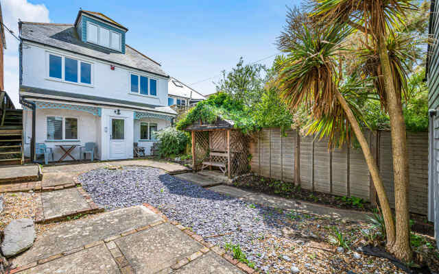 Family Beachfront House Pevensey Bay Sleeps 10